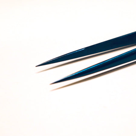 tati+ Silicone Tweezers Navy