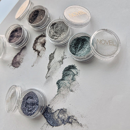 NOVEL ◆Fumus Powder Glitter Dark White 0.8g