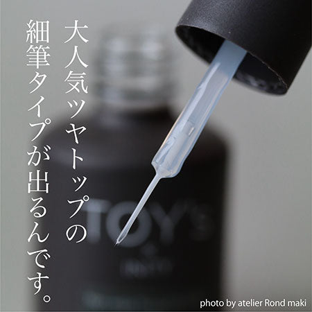 TOY's × INITY Non-wipe Gloss Top Coat Liner 12ml