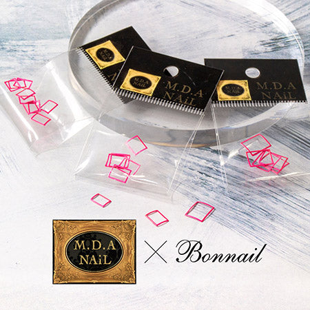 Bonnail × mda Square Focus L Neon Pink