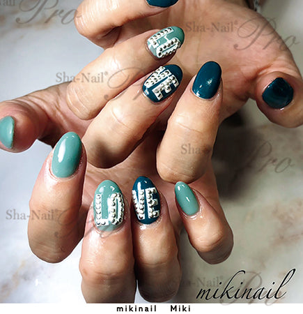 Sha-Nail PRO  Frame Font White