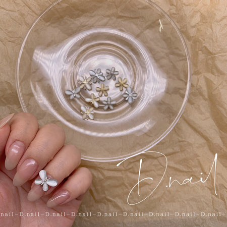 + D D.nail Silky Butterfly  Silver 2 pieces