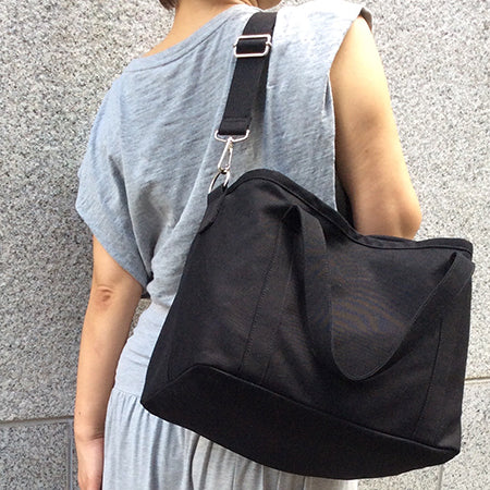 【25989】Soeno Nail Tote Bag Beige / Black